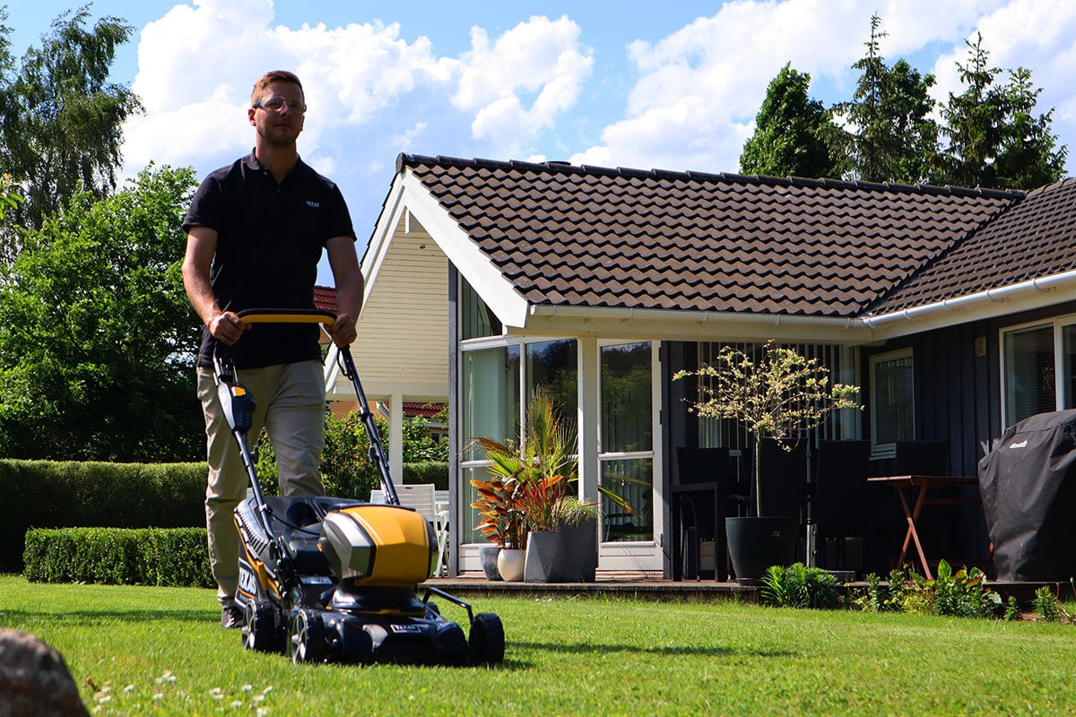 Razor 4220TR-Li - Cortacésped de batería