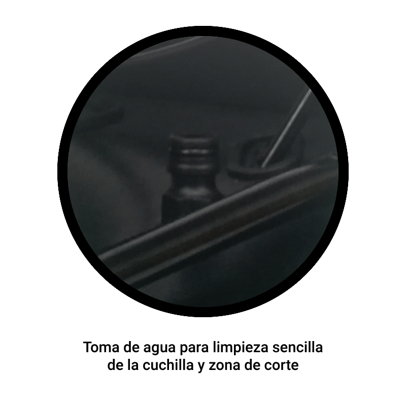 Cortacésped con toma de agua para limpieza sencilla